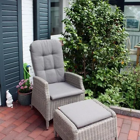 Haus Tapken Mit Meerblick Varel